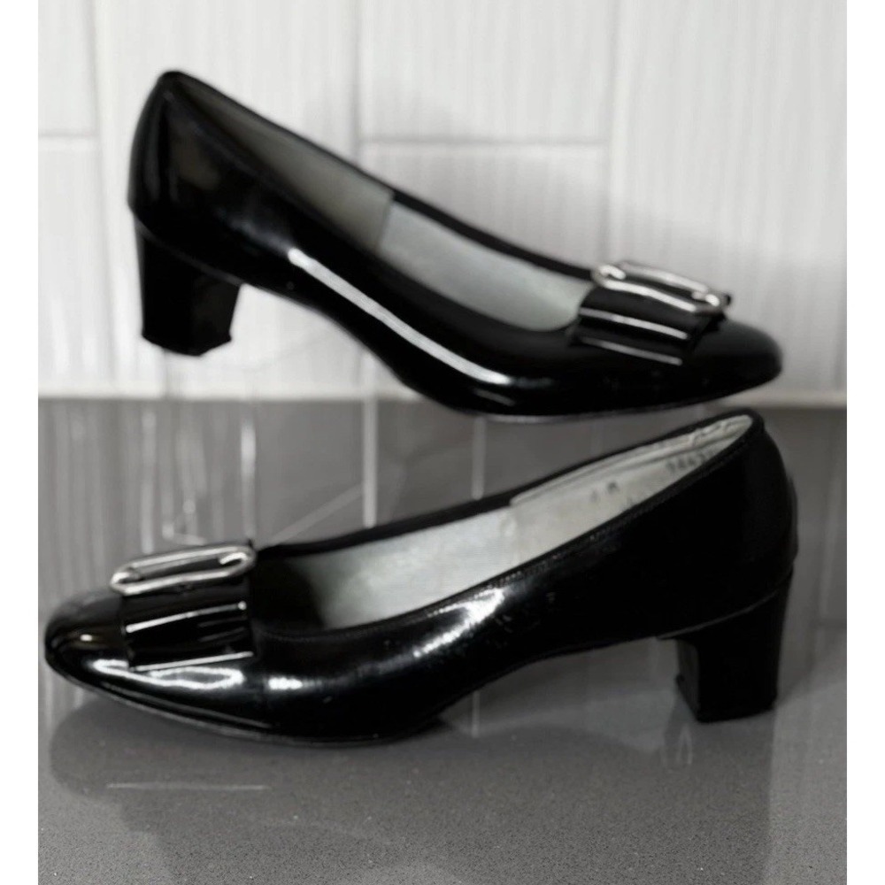 VTG Women's Pump Shoe Black Patent Leather By Charm Step 8M Silver Buckle VGUC